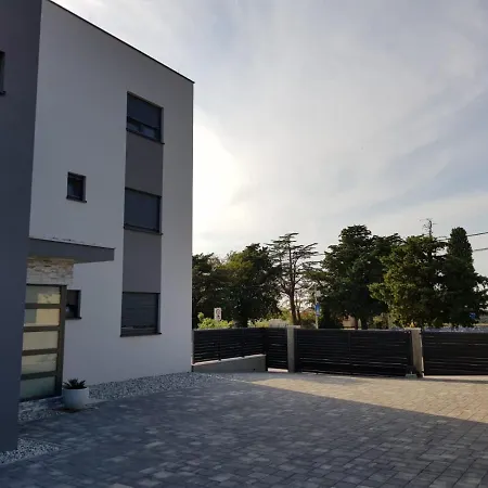 Vila Maslina-apartman 2 *
